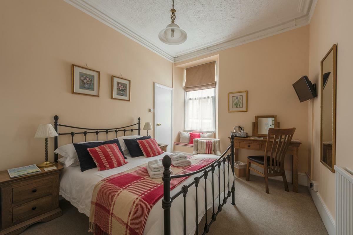 Cliftons Guest House Truro Exterior foto