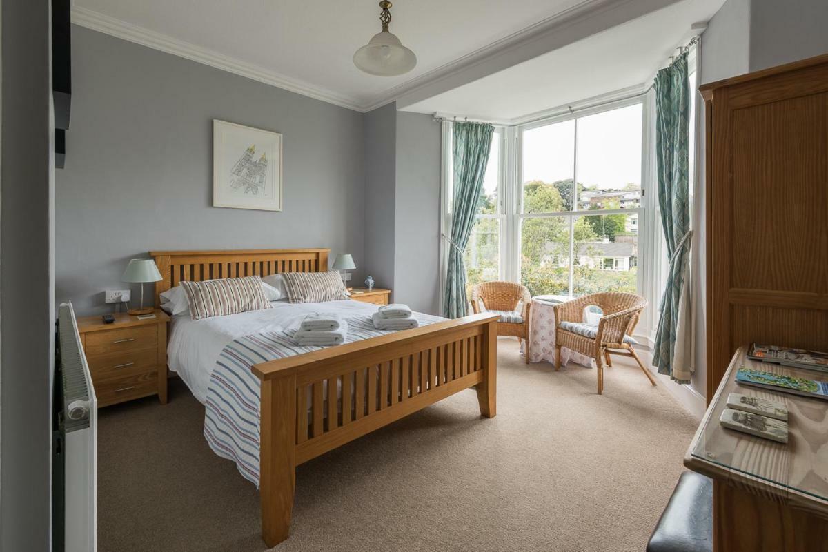 Cliftons Guest House Truro Exterior foto